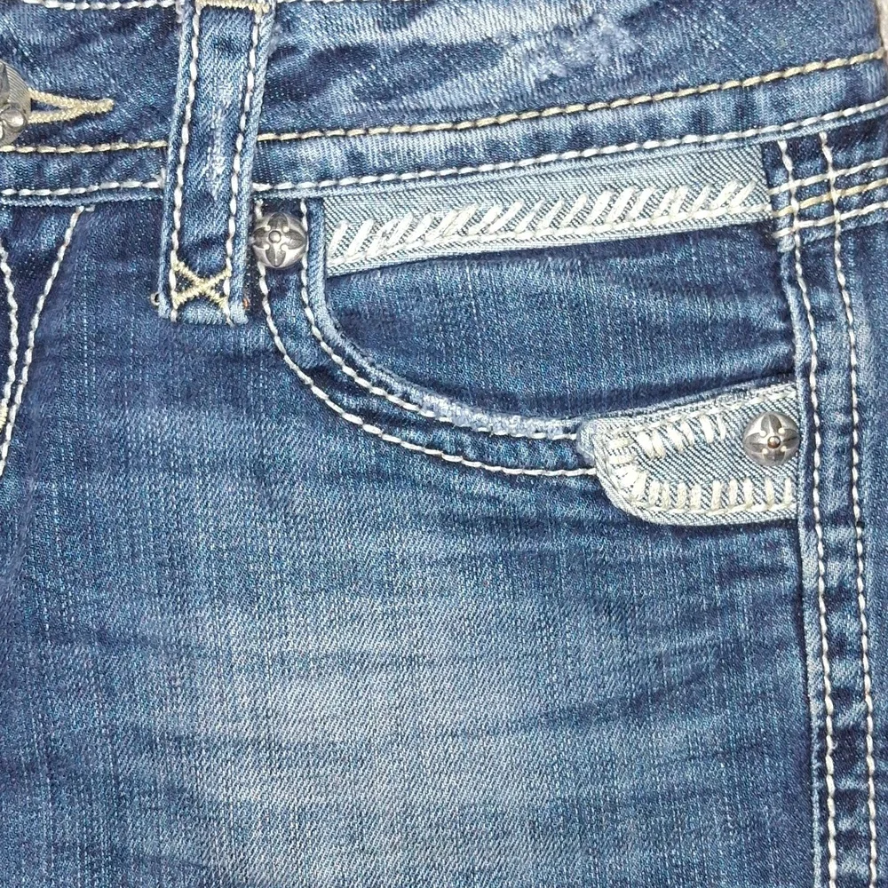 EUC Rock Revival Alanis Boot Cut Jeans - Picture 8 of 13